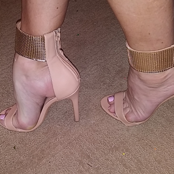 Heels - Picture 2 of 6